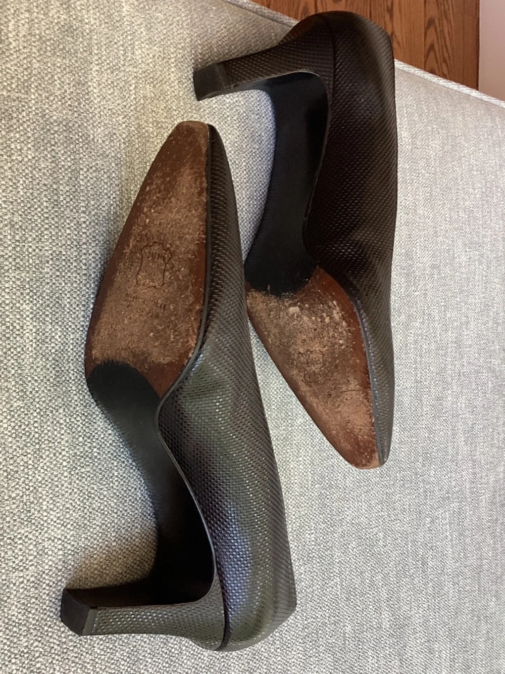 Stuart Weizmann black heels - size 7 1/2 - Picture 4 of 4